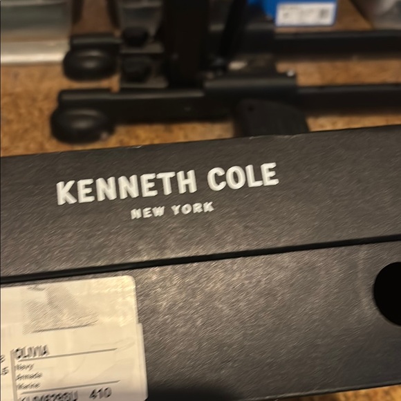 Kenneth Cole Navy Wedge Sandals. Size 7.5 preloved - Picture 11 of 16